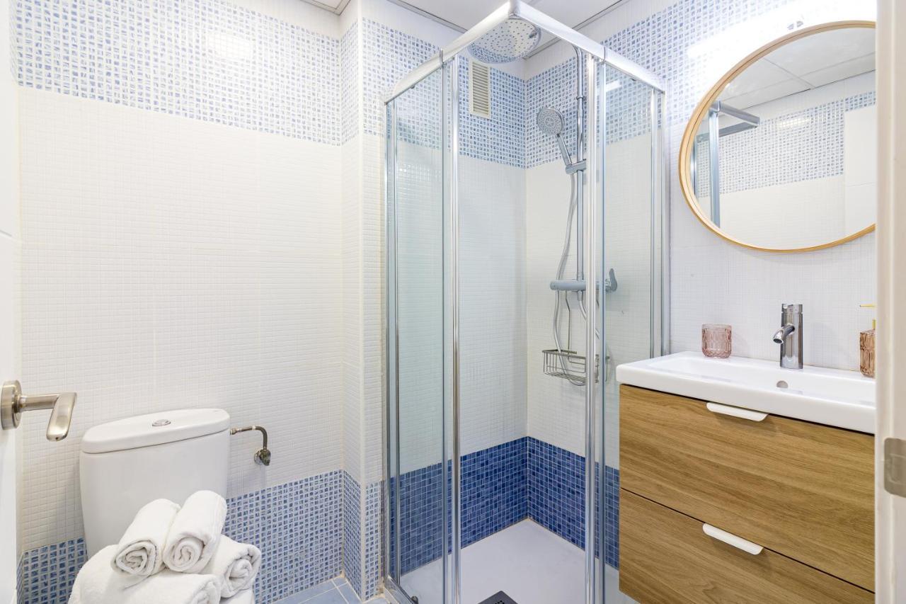 Апартаменты Malaga Center Flat. Victoria Boutique Экстерьер фото