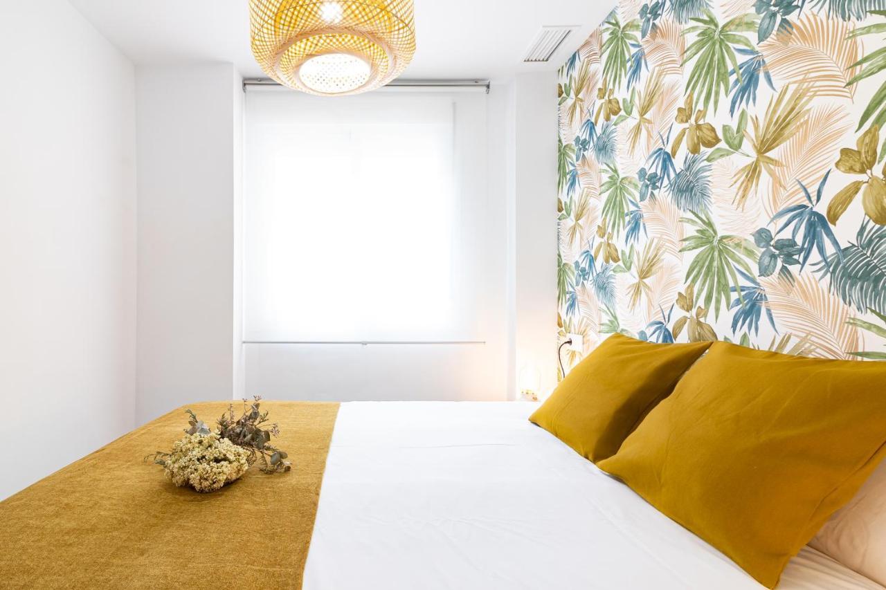 Апартаменты Malaga Center Flat. Victoria Boutique Экстерьер фото