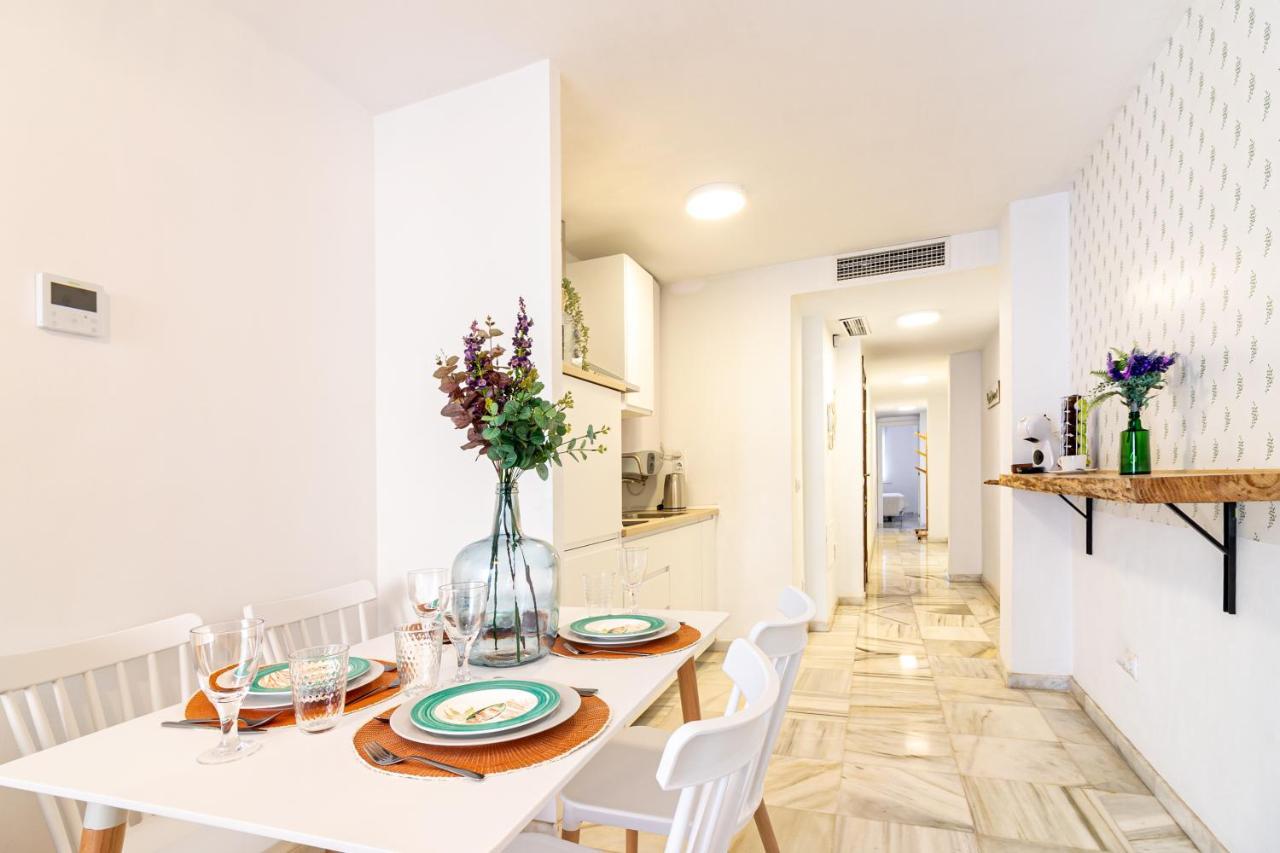 Апартаменты Malaga Center Flat. Victoria Boutique Экстерьер фото