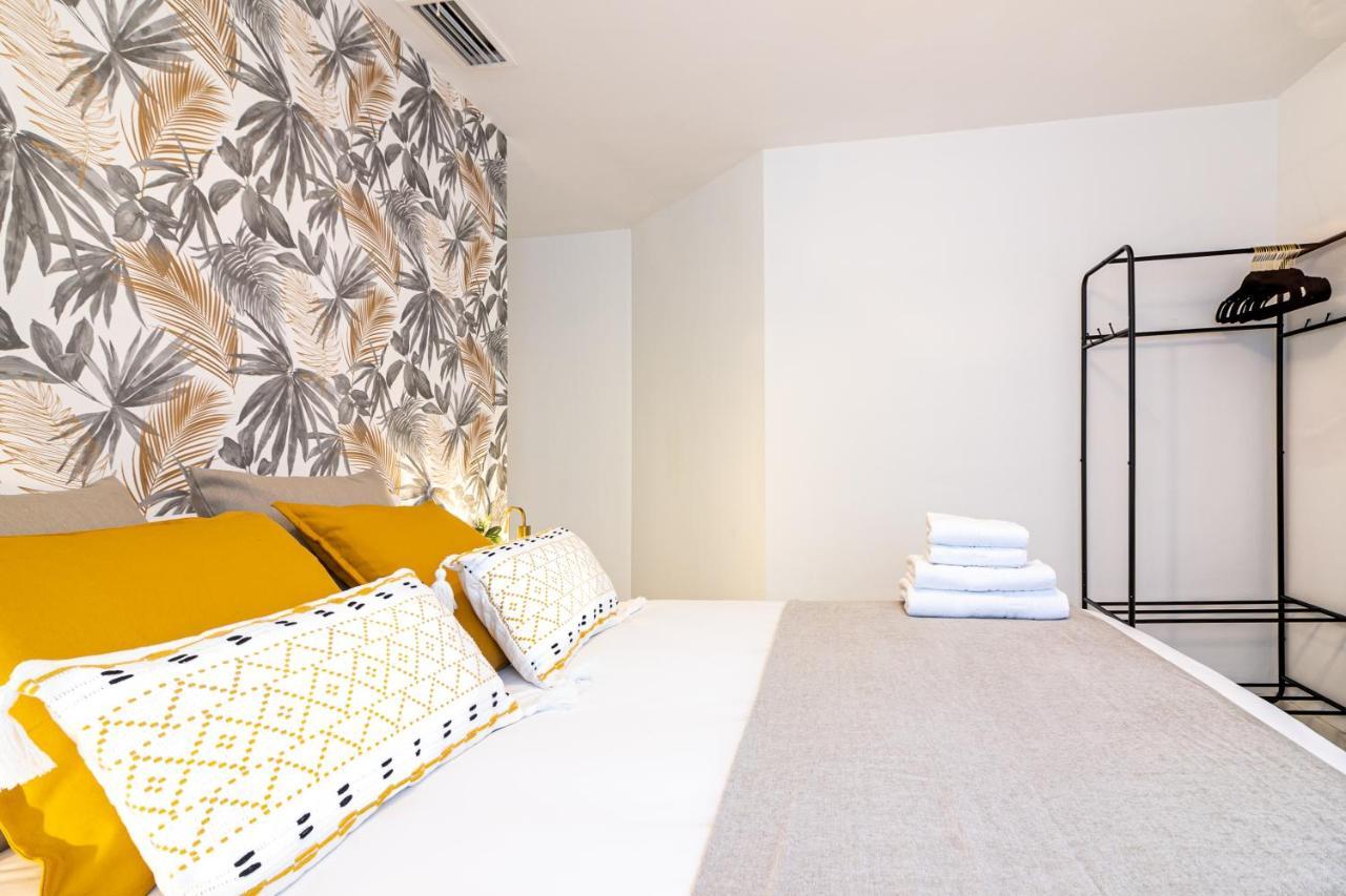 Апартаменты Malaga Center Flat. Victoria Boutique Экстерьер фото